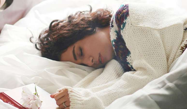 Estas são as três características em comum de quem dorme com a roupa do dia a dia em vez de pijama, segundo a psicologia.