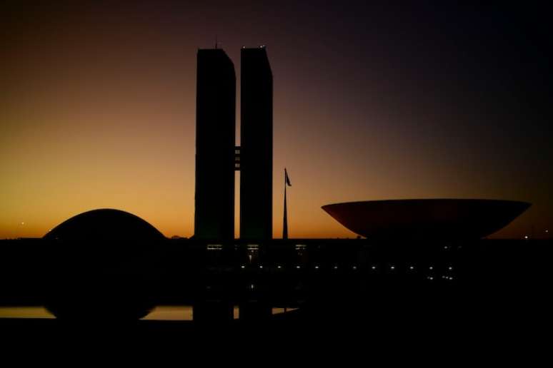 Texto que segue para sanção diz que deliberação de lucros apurados em 2025 seja feita até 31 de dezembro para que esses valores sejam isentos