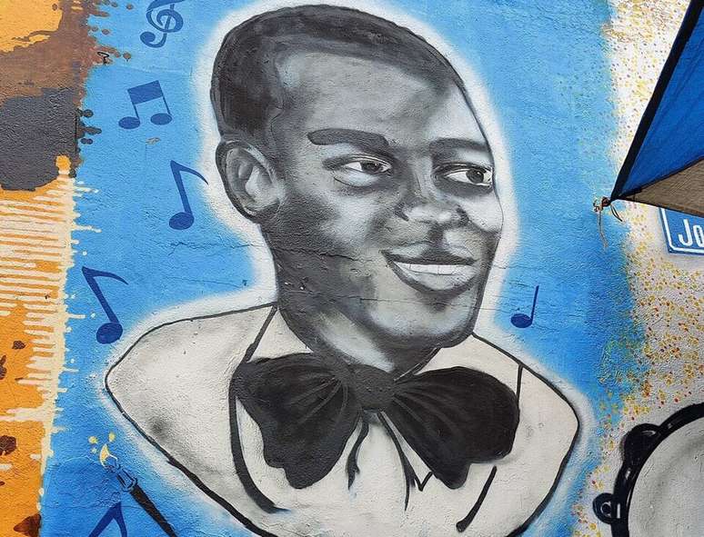 Homenagem na avenida: em 2026, a Vila Isabel celebra o legado de Heitor dos Prazeres, destacando sua contribui&ccedil;&atilde;o &agrave; cultura afro-brasileira e ao Carnaval &ndash; Wikimedia Commons/Jcornelius