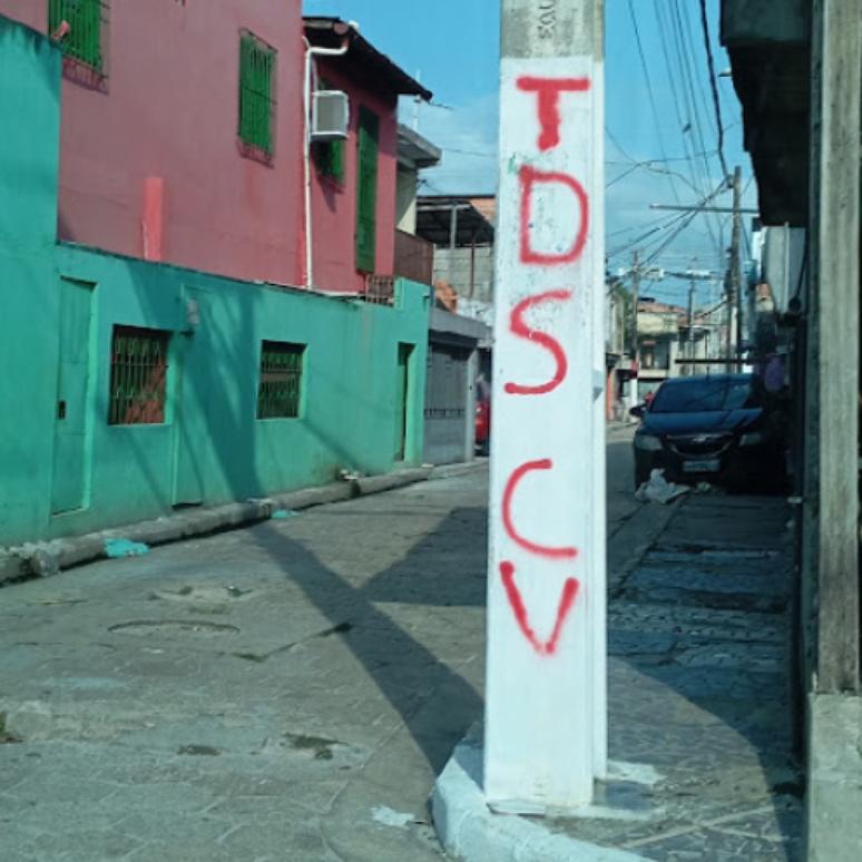 Pichações, como esta na comunidade Vila da Barca, são um dos sinais da relativamente recente chegada do CV a Belém