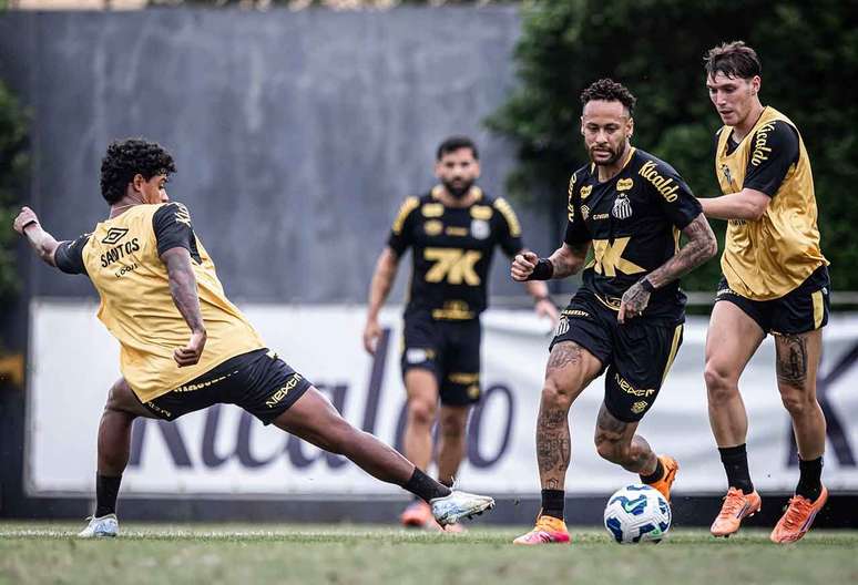 Neymar no treino do Santos no CT Rei Pel&eacute; &ndash;
