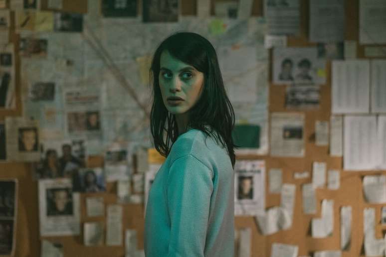 Em &ldquo;A Garota na Fita&rdquo;, uma mulher investiga o desaparecimento de uma crian&ccedil;a e revive lembran&ccedil;as que tentou esquecer 