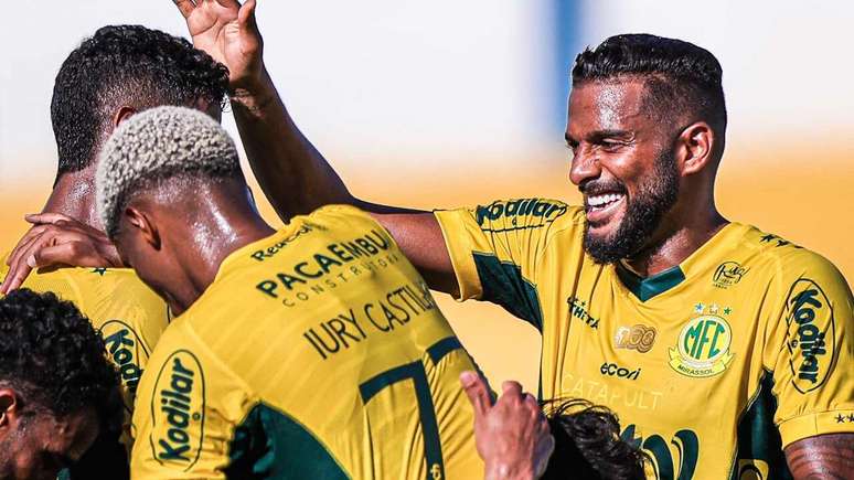 Mirassol renova o contrato com o lateral-esquerdo Reinaldo &ndash;