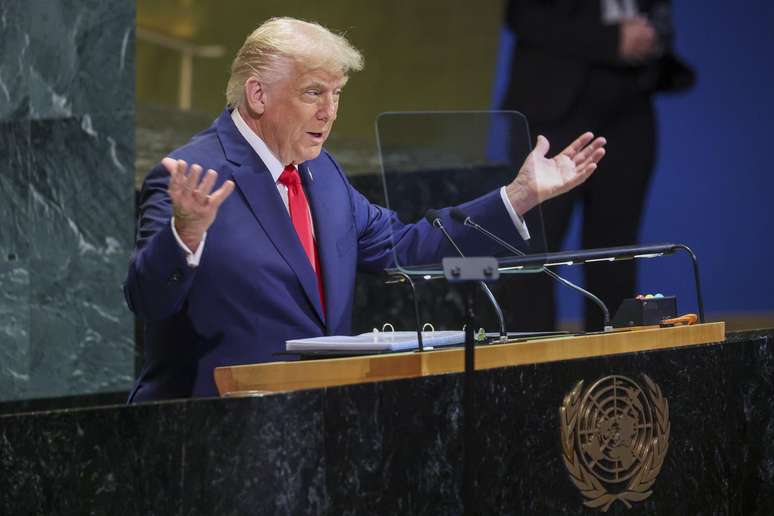 Trump disse na ONU que "a pegada de carbono é uma farsa inventada por pessoas com más intenções"