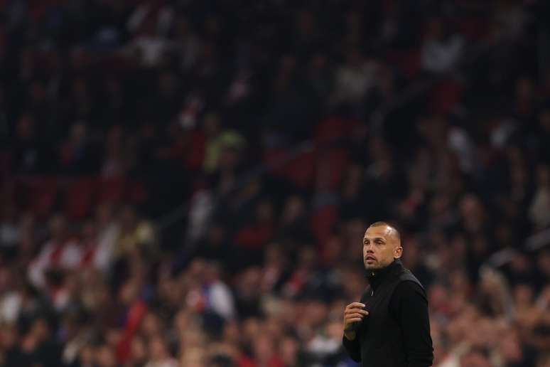 Heitinga n&atilde;o resistiu a sequ&ecirc;ncia ruim 