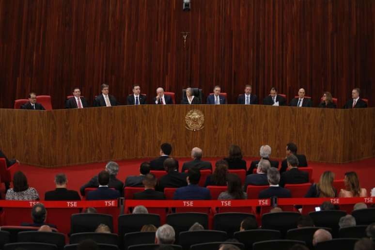 TSE marca retomada do julgamento que pode cassar mandato de Denarium e vice-governador de Roraima.