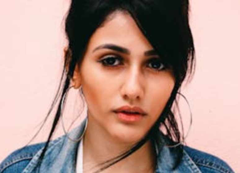 Imagem original de Larissa Nery foi tirada pelo amigo e fot&oacute;grafo Matheus Ferrero em 2017 para criar um portfolio profissional