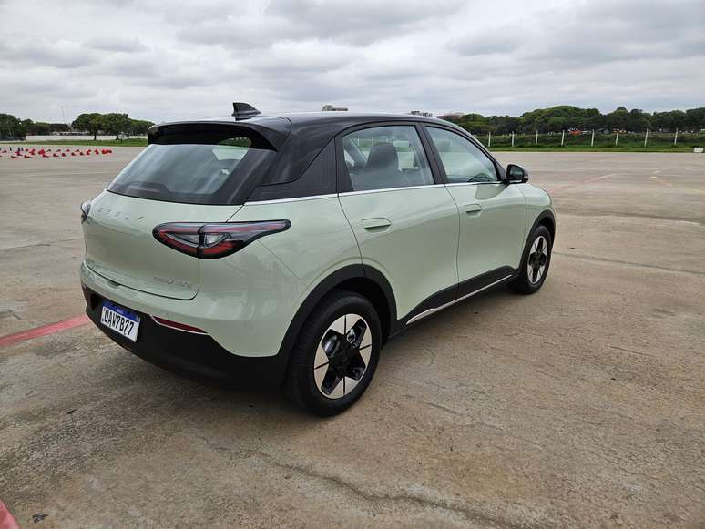 Novo Geely EX2