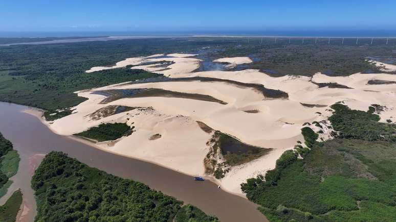Cen&aacute;rio de dunas de areia &ndash;