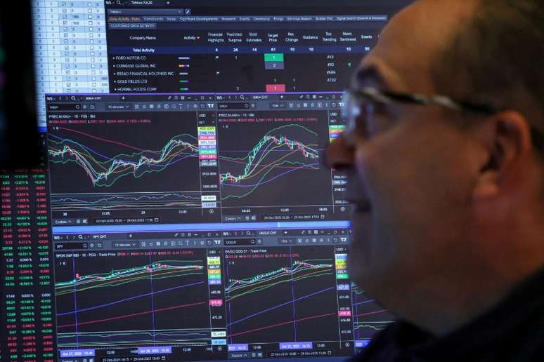 Operador na bolsa de Nova York
29/10/2025
REUTERS/Brendan McDermid