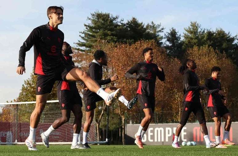 Milan n&atilde;o vence h&aacute; dois jogos fora de casa &ndash;