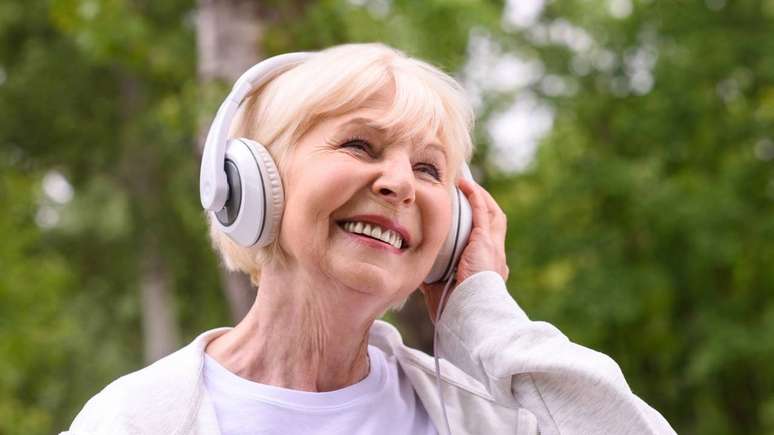 Recentemente, o estudo da Universidade de Jyv&auml;skyl&auml;, na Finl&acirc;ndia, confirmou a import&acirc;ncia das m&uacute;sicas na nossa adolesc&ecirc;ncia; entenda