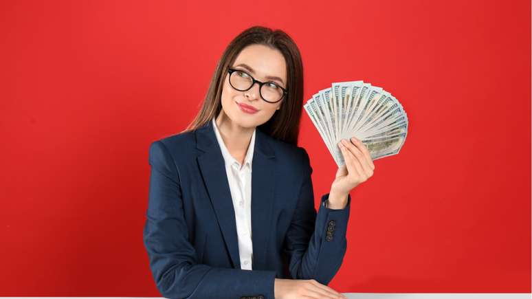 Veja como esse período afeta o dinehiro e finanças dos signos.