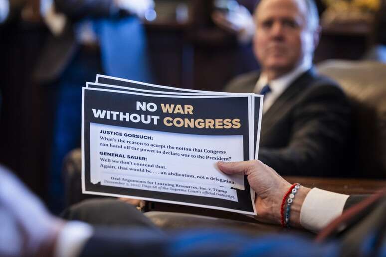 Medida bipartidária foi rejeitada com 51 votos