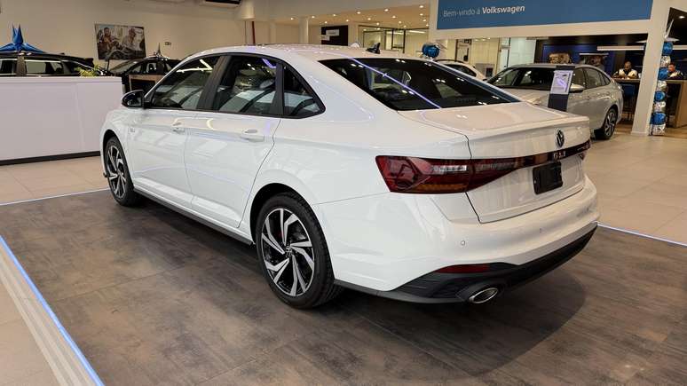 Novo Volkswagen Jetta GLI 2026