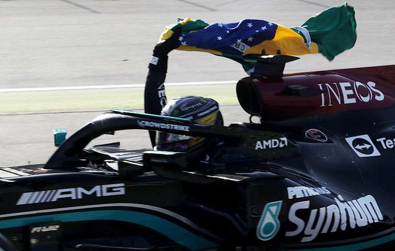 Hamilton repetiu gesto de Senna em 2021
