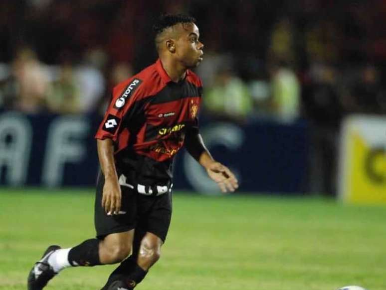 Carlinhos Bala com a camisa do Sport