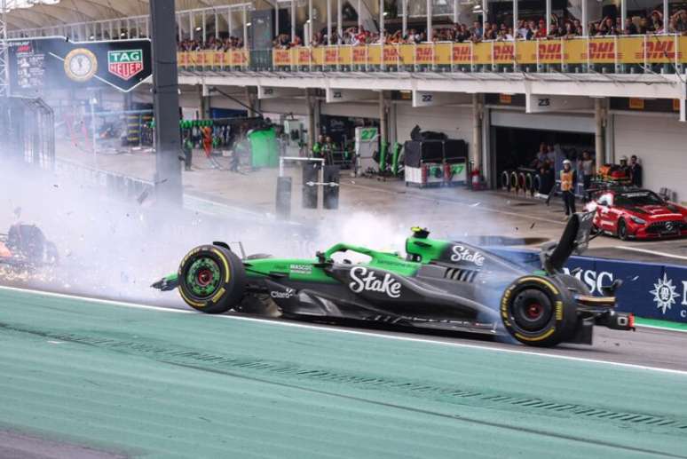 Gabriel Bortoleto d&aacute; susto em acidente na &uacute;ltima volta da corrida sprint para o GP de S&atilde;o Paulo