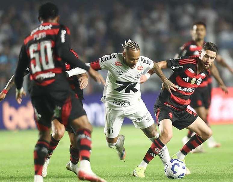 Neymar decidiu a vit&oacute;ria do Santos sobre o Flamengo no primeiro turno &ndash;