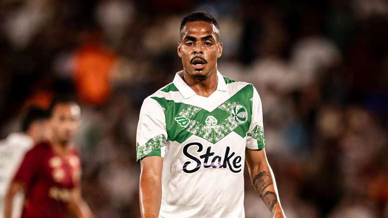 Caique em ação pelo Juventude