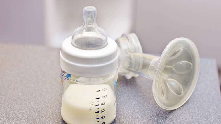 A amamentação beneficia tanto o bebê quanto a mãe — reforça o vínculo afetivo, auxilia na recuperação pós-parto e pode até reduzir o risco de alguns tipos de câncer – depositphotos.com / miolana