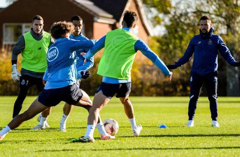 Drag&otilde;es iniciaram a prepara&ccedil;&atilde;o para a partida na Holanda &ndash;