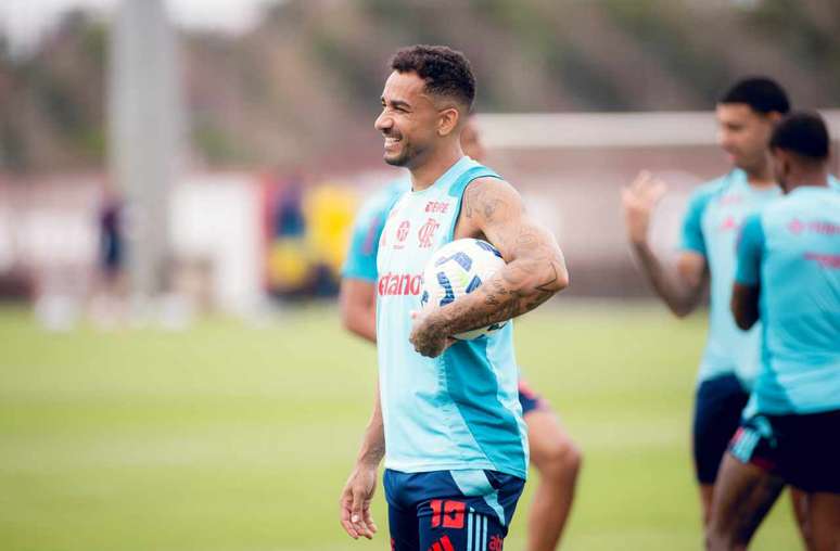 Ex-Santos, Danilo seguir&aacute; no time titular do Flamengo &ndash;