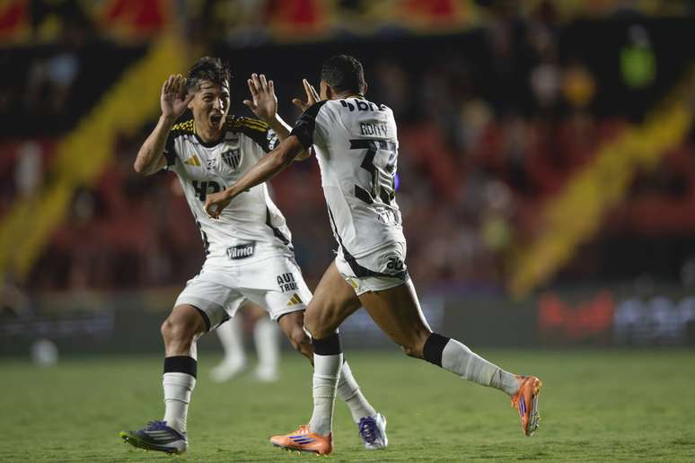 Atl&eacute;tico vira pra cima do Sport e vence na Ilha do Retiro &ndash;