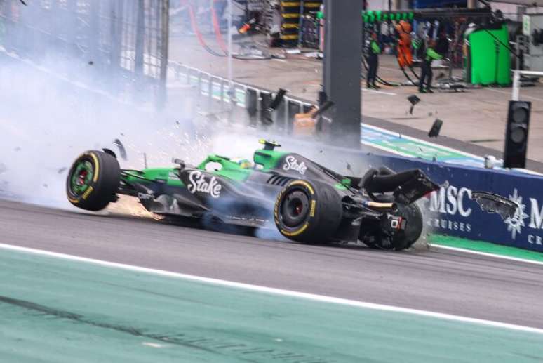 Gabriel Bortoleto d&aacute; susto em acidente na &uacute;ltima volta da corrida sprint para o GP de S&atilde;o Paulo