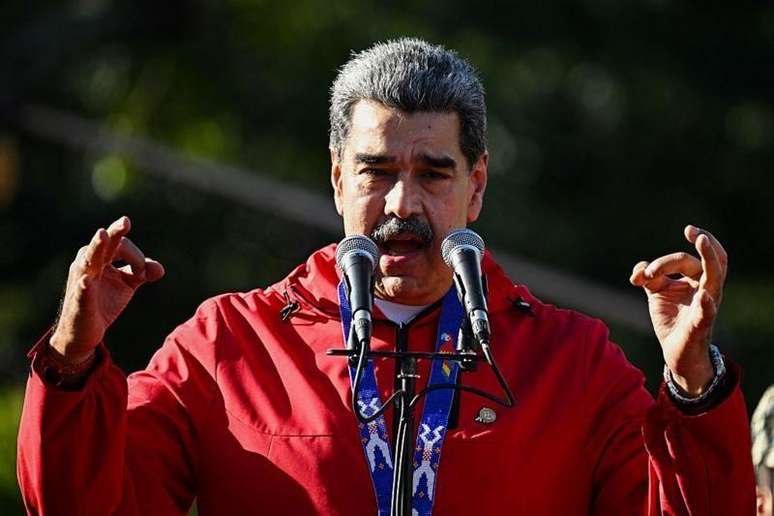 Nicol&aacute;s Maduro anunciou sua inten&ccedil;&atilde;o de resistir caso ocorra uma interven&ccedil;&atilde;o dos Estados Unidos na Venezuela