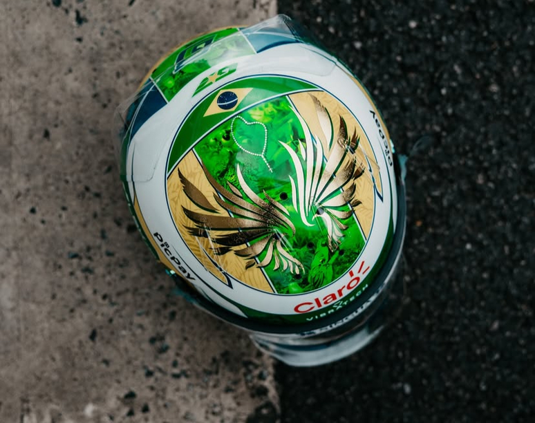 Bortoleto revelou capacete especial para sua corrida em cas