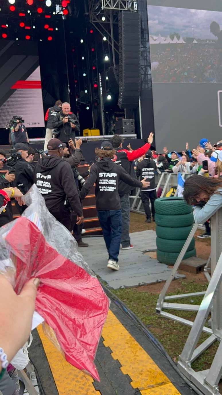 Colapinto escoltou Ocon na Fanzone