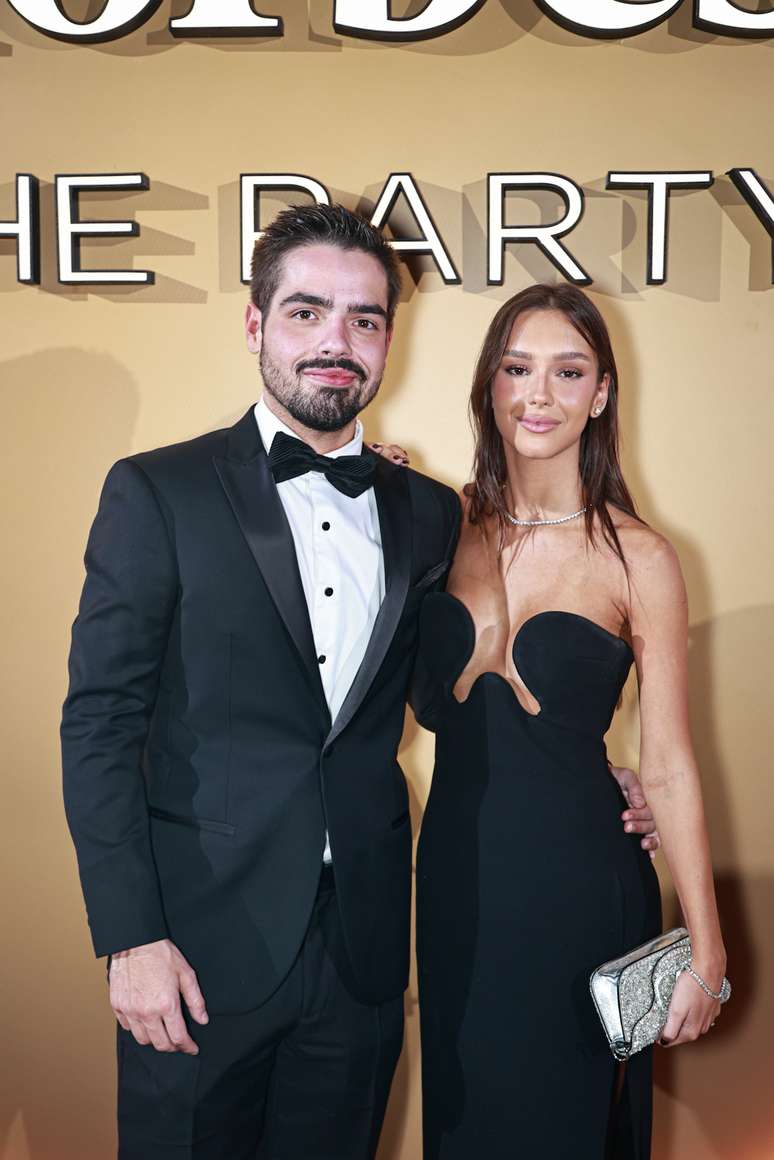 Jo&atilde;o Silva e Alexia Novelino v&atilde;o juntos a evento em S&atilde;o Paulo