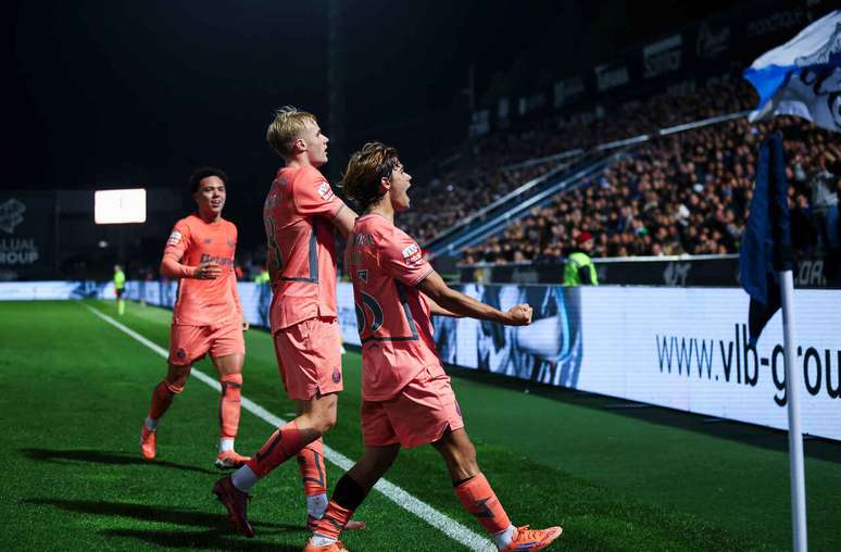 Froholdt, vibra muito logo após fazer o gol do Porto sobre o Famalicão.