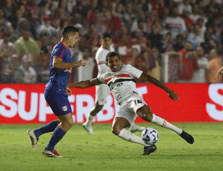 S&atilde;o Paulo decepciona e perde para o RB Bragantino, na Vila Belmiro &ndash;
