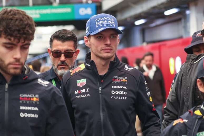 Max Verstappen vai largar dos boxes no GP de São Paulo de Fórmula 1.