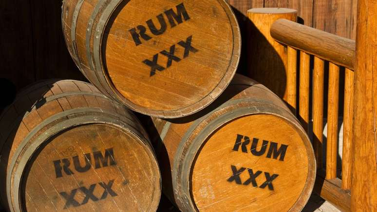 Caribbean Rum gets its sweet, woody notes in oak barrels - depositphotos.com/woodkern