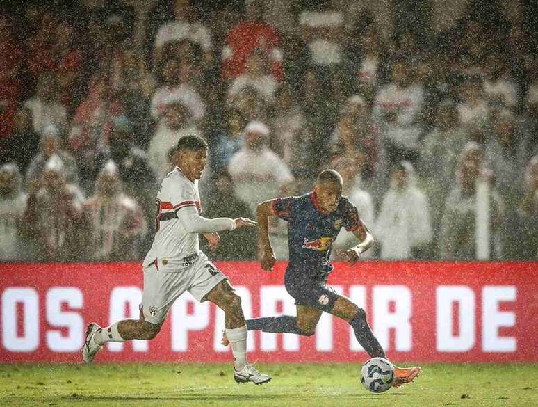 RB Bragantino vence o S&atilde;o Paulo na Vila Belmiro &ndash;