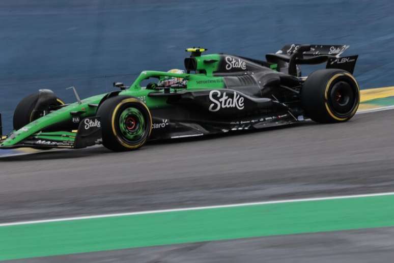 O piloto brasileiro Gabriel Bortoleto, da Kick Sauber , durante a corrida sprint do GP de S&atilde;o Paulo de F&oacute;rmula 1