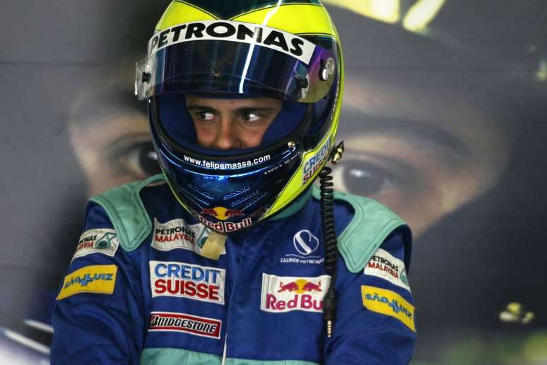 Felipe Massa abandonou o GP de S&atilde;o Paulo em sua estreia, em 2002