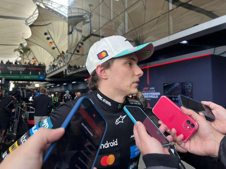 Oscar Piastri no pós corrida em Interlagos 
