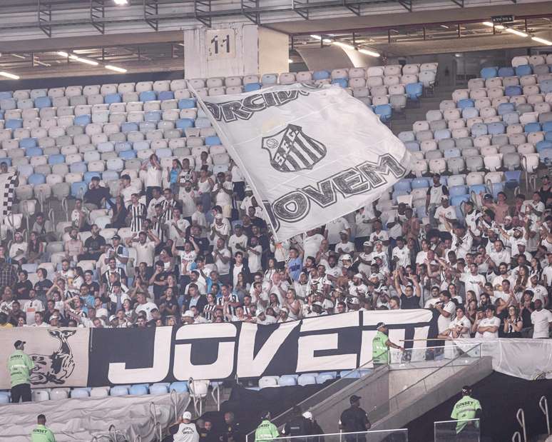 Torcida do Santos no Maracanã 