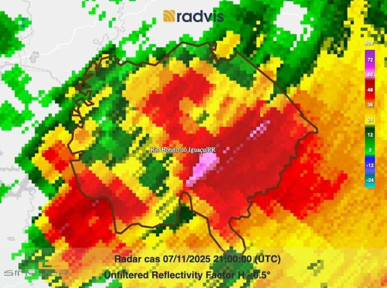 As análises foram realizadas a partir das imagens do radar meteorológico de Cascavel, observações com sobrevoo de um meteorologista do Simepar em Rio Bonito do Iguaçu e região. Na foto, registro em Rio Bonito do Iguaçu.