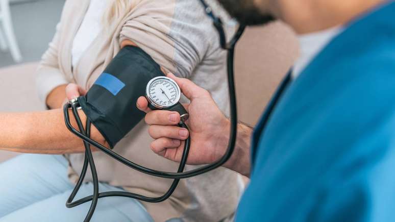 A hipertens&atilde;o &eacute; considerada um dos fatores de risco mais significativos para o Acidente Vascular Cerebral &ndash; depositphotos.com / VitalikRadko