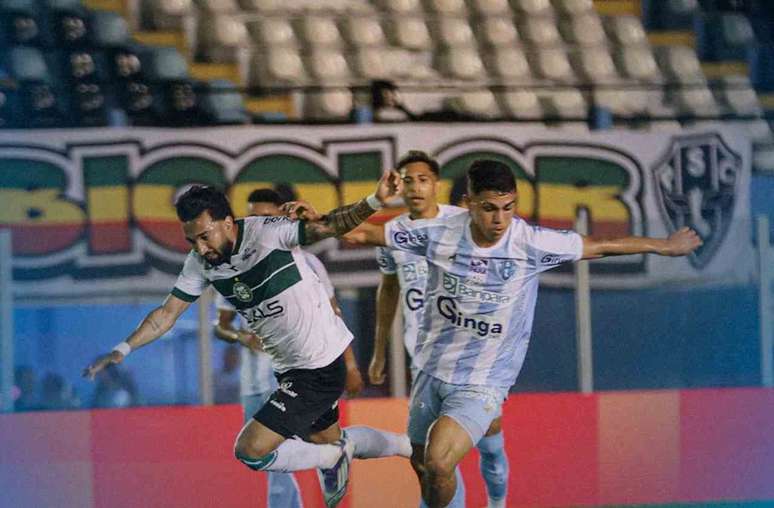 Coritiba passa pelo Paysandu e está com a vaga quase garantida para o acesso. Apenas uma catástrofe tira o líder da Série B do G4