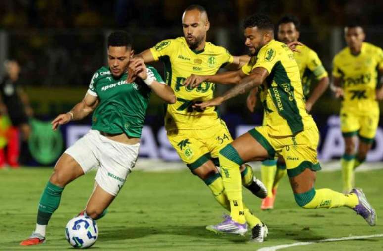 Vitor Roque e Gustavo Gómez ficarão de fora da próxima partida –