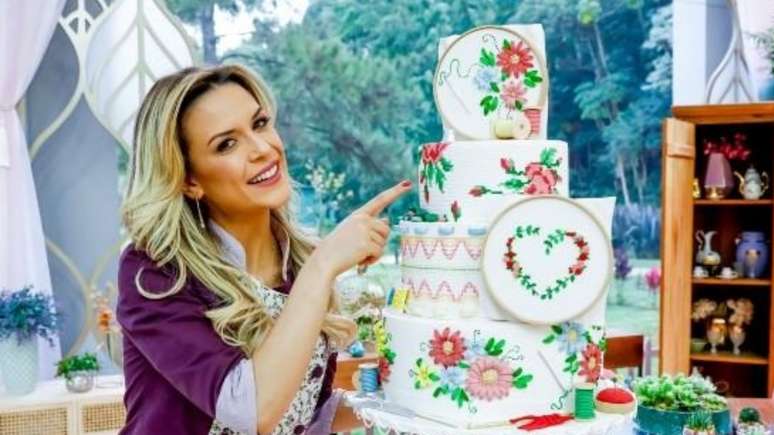 Beca Milano (Reprodução/SBT)