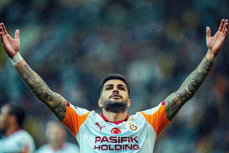 Eren Elmali utilizou as redes sociais para se defender de escândalo que abalou o futebol na Turquia –