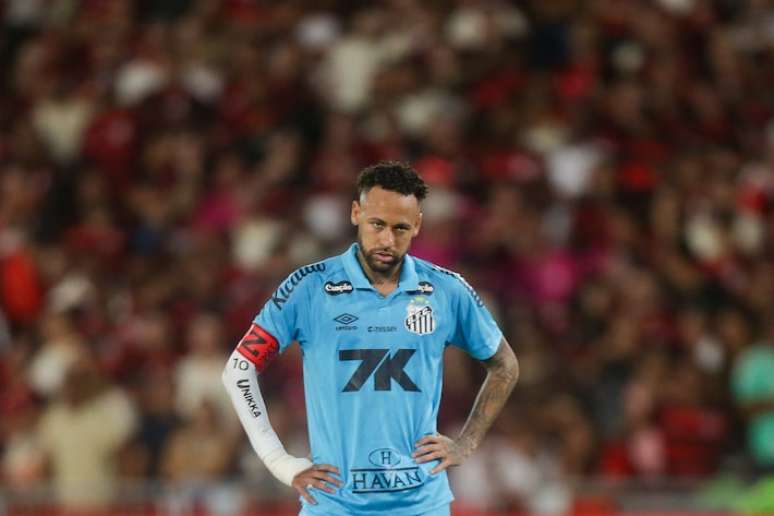Neymar não evitou a derrota do Santos para o Flamengo no domingo.