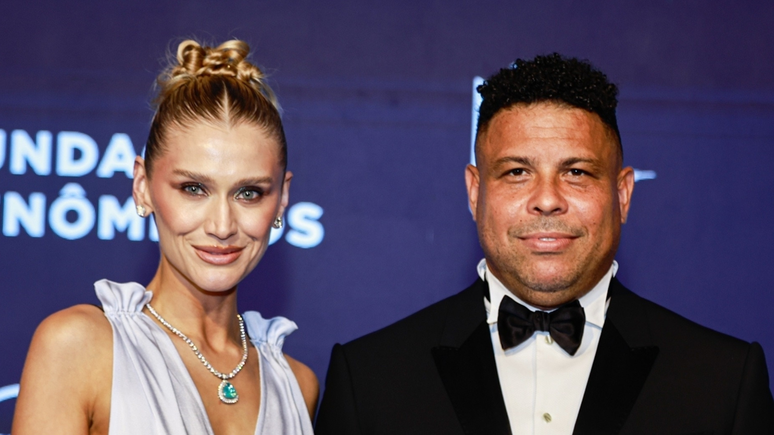 Celina Locks e Ronaldo Fenômeno em leilão beneficente, em 2024